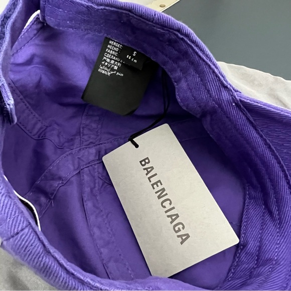 Balenciaga Unity Snowboard Cap - Picture 4 of 6